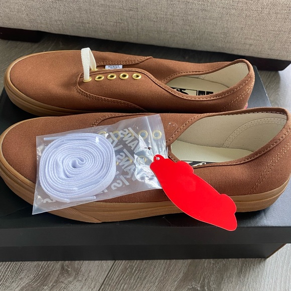 NWT Vans Authentic Shoe - Picture 1 of 4